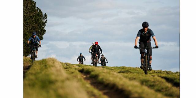 Bike Garage 6 new 547559278