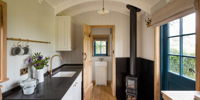 Chatsworth Estate Holiday Cottages Heathy Lea Collection Shepherds Huts Stag Internal 11