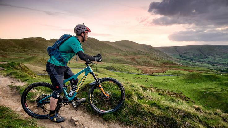 Cyclists mam tor Phil Sproson 04