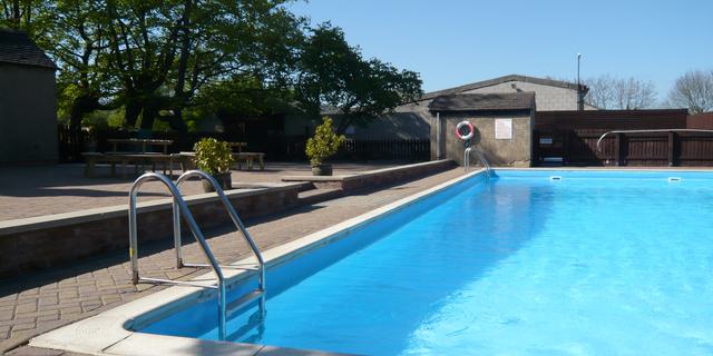 Swimming Pool Callow Top Web