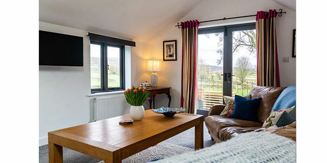 The Bulls Head apartment foolow 1217074857