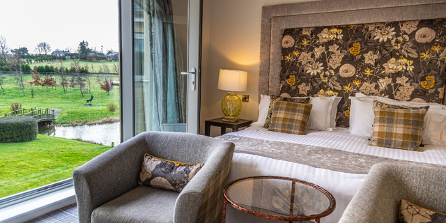 Peak Edge Hotel VDPD Garden Roon